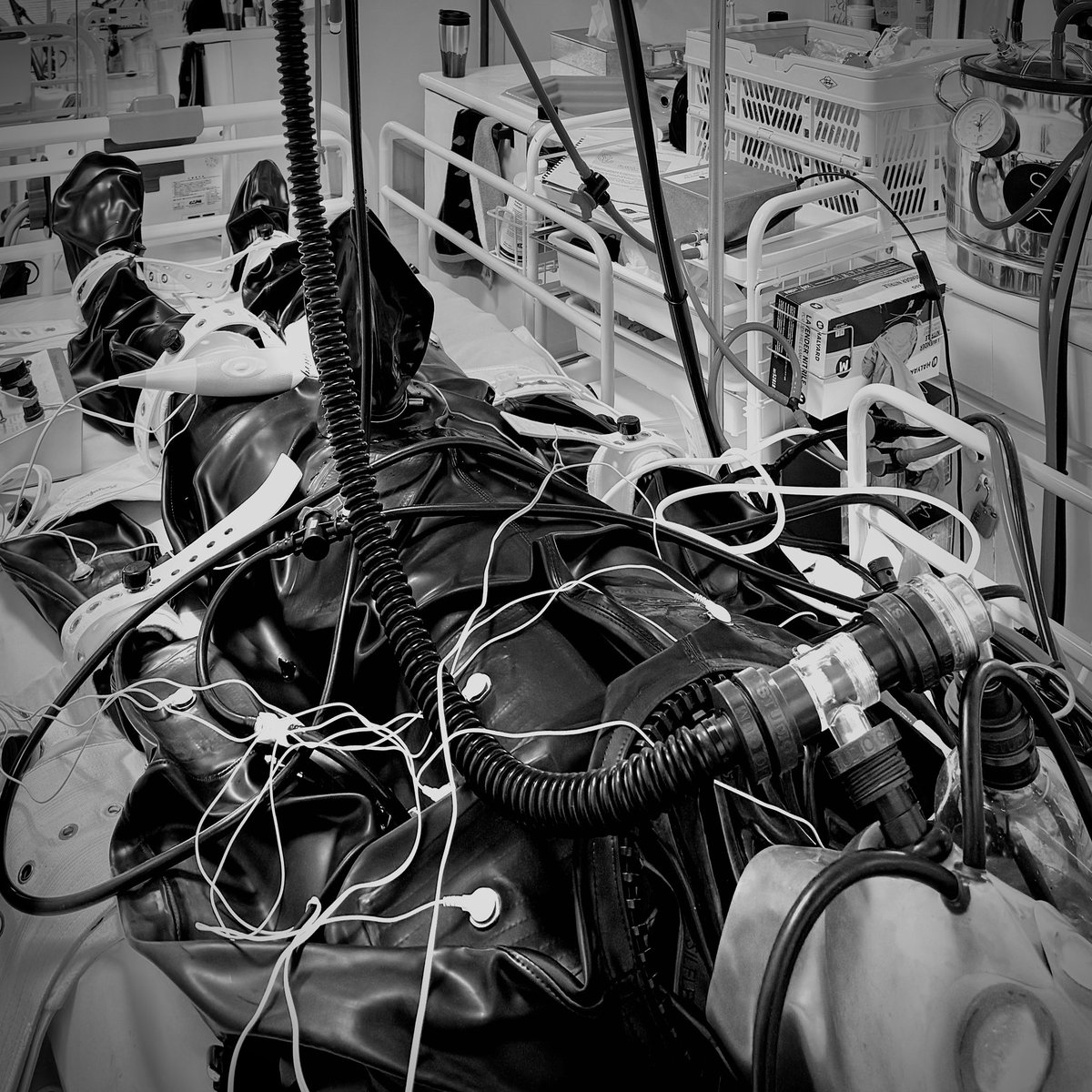 ジュルジュル、ビリビリ、ブルブル