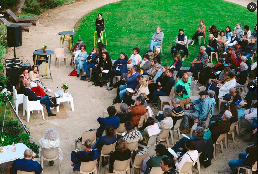 A gauche, une prise de parole de Mélenchon, à droite le meeting de Glucksmann ce week end.
