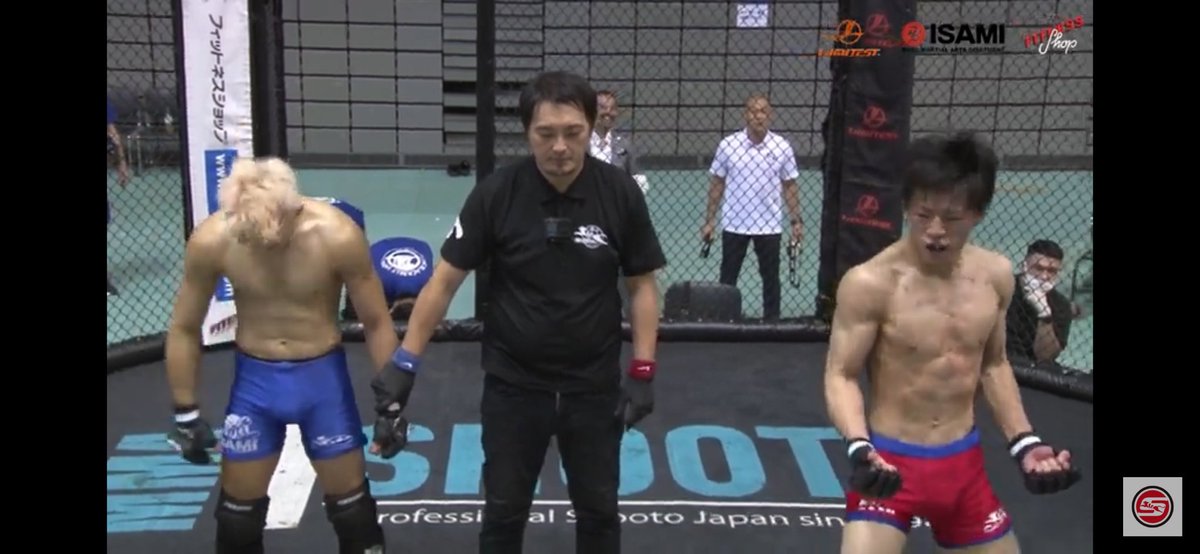 maimai_bjj's tweet photo. 延長の末に接戦の決勝を制した赤羽選手。
大激戦の修斗バンタム級優勝
年末?か年明けの修斗プロデビュー戦、期待大です
#アマ修 #赤羽幾也 #CROWFOREST https://t.co/8an4jqB78I
