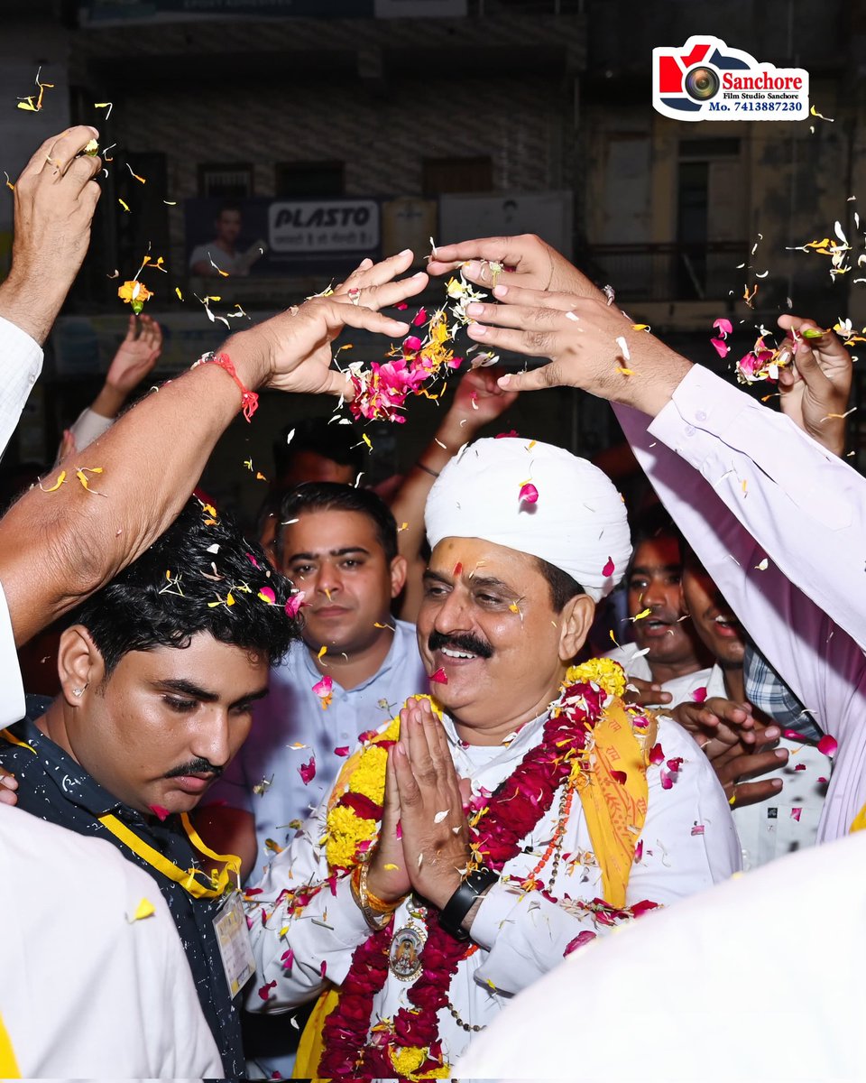 Patelchaman's tweet photo. मालानी आंजना समाज महासभा गुड़ामालानी द्वारा आयोजित 5 अक्टूबर से 7 अक्टूबर 2024 तक होने वाली श्री राजेश्वर भगवान मन्दिर प्राण प्रतिष्ठा निमित चढ़ावे बोलियां महन्त श्री दयारामजी महाराज के पावन सान्निध्य में शुरू की गई।समाज बन्धुओं द्वारा महन्त श्री का स्वागत एवं अभिनन्दन चित्रमय https://t.co/53qZduUxAo
