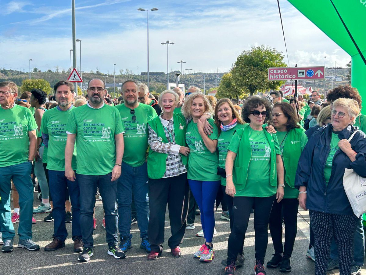 MoralaMarco's tweet photo. VII Marcha contra el Cáncer de #Ponferrada. Una vez más la sociedad berciana da muestra de su solidaridad y compromiso y rompe récord de participación. 
#ponferradaenmarcha #EnMarchaContraElCancer https://t.co/8kiDyiXUhP
