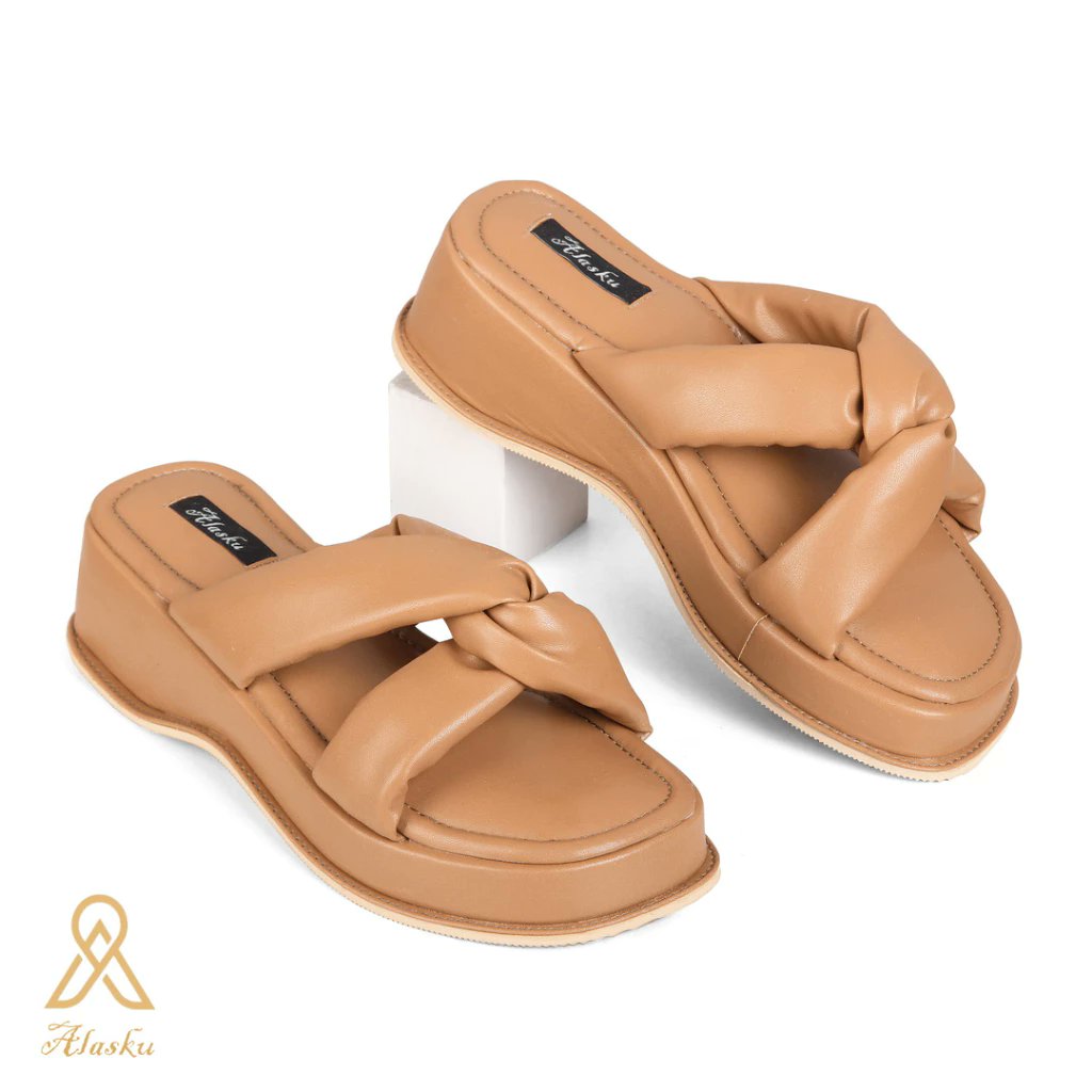 caapekdeeeeeh's tweet photo. Macam-macam Sandal cewek BIG SIZE 👡👞👢 😍

A thread ✨

Sandal yg ini bahannya Synthetic premium leather || IDR 100K || Size 36-45 🤗 || ✨ 4.8 
https://t.co/j81SAiupAk https://t.co/b4F4VfCpQR