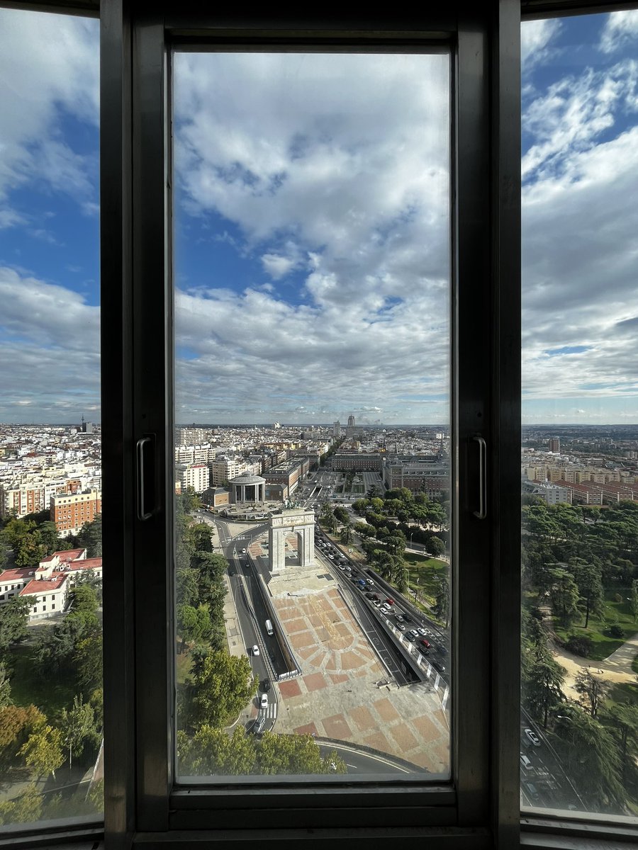 Desde aquí veo todo lo que pasa en  Madrid !!!