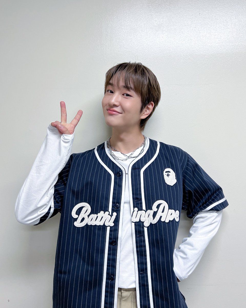 ONEW_GRIFFIN's tweet photo. 찡구들의 모든 날에 쉴 곳이 돼줄게
늘 웃게 해줄게! 늘 여기 있을게🩵

#온유 #ONEW
#Hola! #ONEW_Hola! https://t.co/6oUIMkp9ee