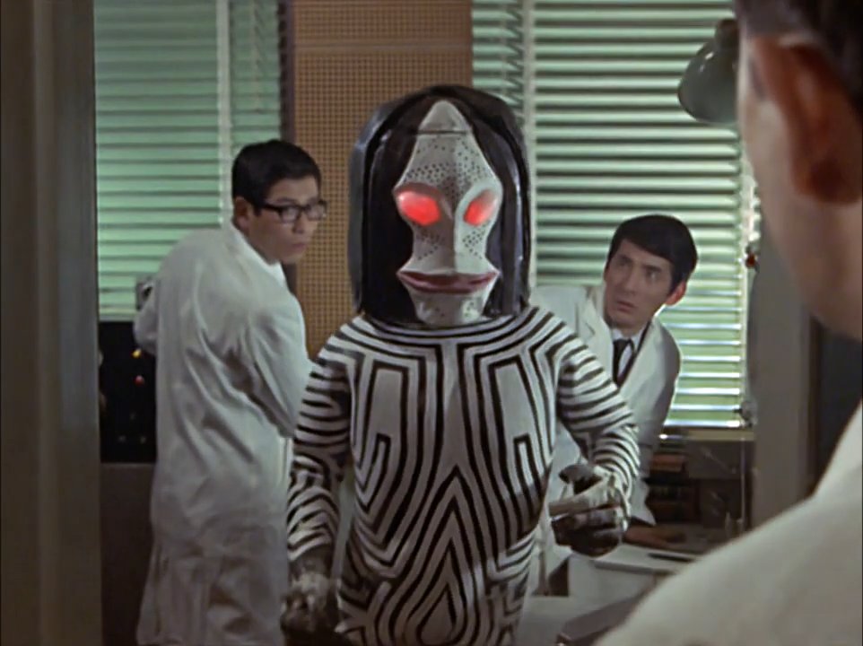 HabisNontonFilm's tweet photo. Mau bahas salah satu trivia di episode pertama anime DANDADAN!

Alien Serpo yg nyulik Momo, punya referensi ke sosok antagonis di serial ULTRAMAN yg namanya Alien Dada (ダダ).

Agak kocak ya namanya kalau didengerin dalam Bahasa Indonesia 🤣 https://t.co/bA71hRtBXu