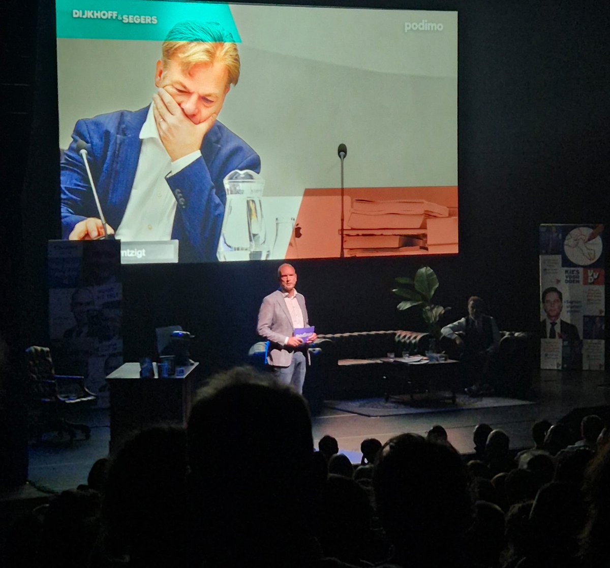 Dat was leuk! Een avondvullende ontmoeting van <a href="/Dijkhoff_Segers/">Dijkhoff & Segers</a> met een vol De la Mar-theater en geweldige gasten, die samen met onze verhalen, duidelijk maakten hoezeer politiek mensenwerk is.

Wees welkom een volgende keer!
linktr.ee/DijkhoffSegers (alleen is 033 al uitverkocht)