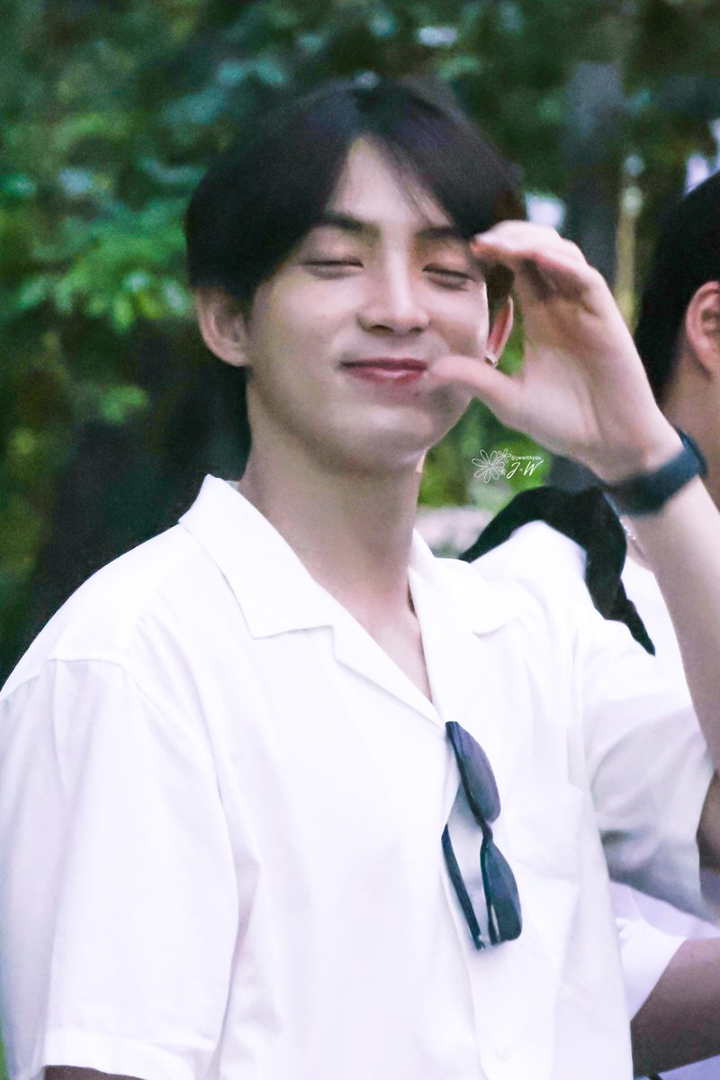 jwwithyou_'s tweet photo. ily 🫶🏻
@garfinpkk
#Garfinpkk #Fieldmily
#BenzalertGradutionDay https://t.co/Bm6WNugPSk