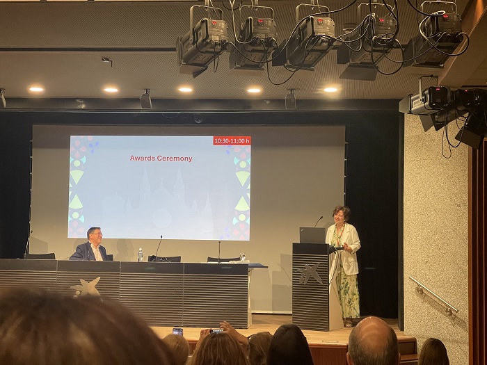 “Awards Ceremony”
#CongresoSEF2024
Moderator: Antonio R. Artalejo 

Winners:
🏆Premio a la Mejor Trayectoria Científica 2024
Mercedes Salaíces <a href="/UAM_Madrid/">UAM Autónoma Madrid</a>

Premio a la Mejor Comunicación Científica Póster
Catalina Correia <a href="/upvehu/">UPV/EHU</a> 
Ana Cuadrado Gómez <a href="/UAM_Madrid/">UAM Autónoma Madrid</a>