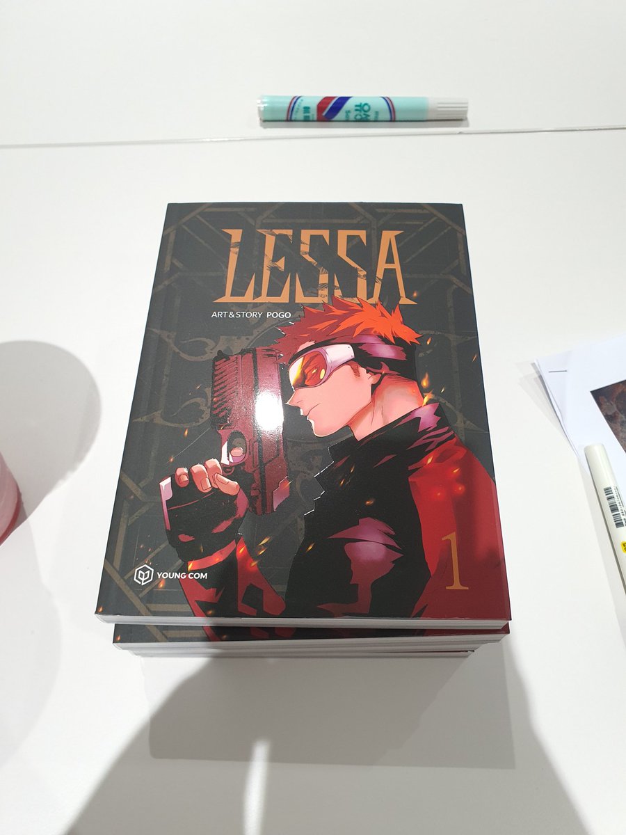 토크쇼및 사인회 와주신 여러분 넘 감사합니다. 홍보도 제대로 못했는데 ㅜㅠ
사인 못 받고 가신 분들 넘 죄송해요ㅠ 계속 마음이 쓰이네요ㅠㅜㅠ
모쪼록 간만에 팬분들 뵙게되어 황송한 시간 이었습니다.. (넙쭉)
언젠간 넉넉한 스케줄로 만나뵐 수 있었으면 좋겠어요!