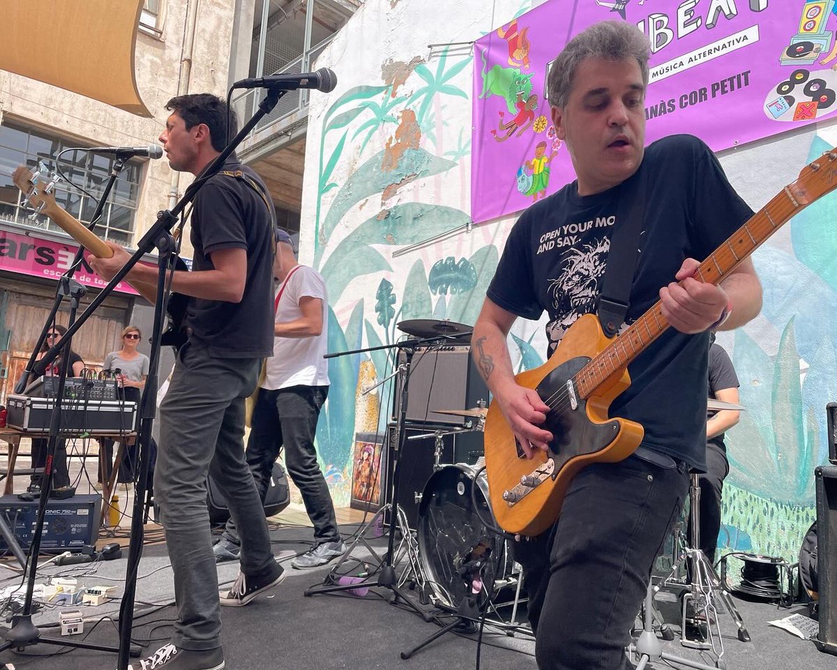 minibeatfest's tweet photo. Els barcelonins ZEPHYR LAKE ens van oferir al passat MiniBeat tota una declaració d’intencions: distorsió, agressivitat, melancolia i DIY. 😈
7è Festival MiniBeat
🎯 Granollers · 5/5/2024 #MiniBeat2024
⚡️https://t.co/aFgW5hNxpl https://t.co/JkIEq97gRa