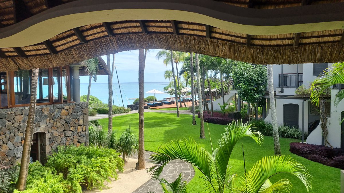 beachtag's tweet photo. Good Sunday Morning 🌺🇲🇺
📍Royal Palm @Beachcomber_ 

#beachtagholidays 
#BeachcomberLife
#TropicalDreams
#YourBestHolidayYet
#BeachcomberToursSA
#BeachcomberExperience
#ratherbeinmauritius https://t.co/KtM9J0LbDl