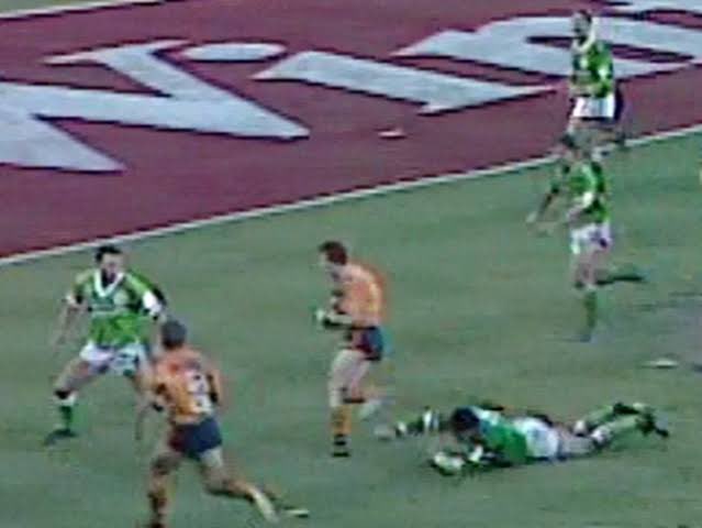 As good as #NRLGF day is, it will never reach its full potential until they #PaintTheInGoals
Lift your game <a href="/NRL/">NRL</a>