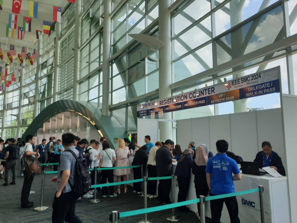 The morning at #IEEESMC2024 in Kuching, Malaysia is buzzing with innovation! Tutorials on AI and cybernetics kicked off today’s session. Stay tuned for more exciting topics! 🌐 #cybernetics, #humanmachinesystems, #SystemScience, #systemsengineering #callforpaper #ieeesmc2024