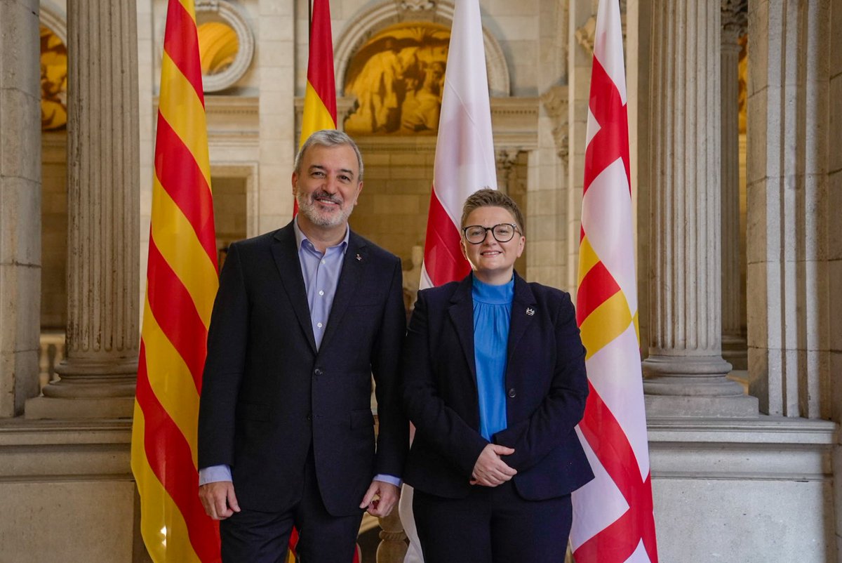 🇬🇧 Manchester agafa el relleu de Casablanca i serà la ciutat convidada de #laMercè 2025.

La cultura, la creativitat i l'art de la ciutat britànica seran presents a la festa major de l'any vinent.

ℹ️ Més informació: ajuntament.barcelona.cat/premsa/2024/10…