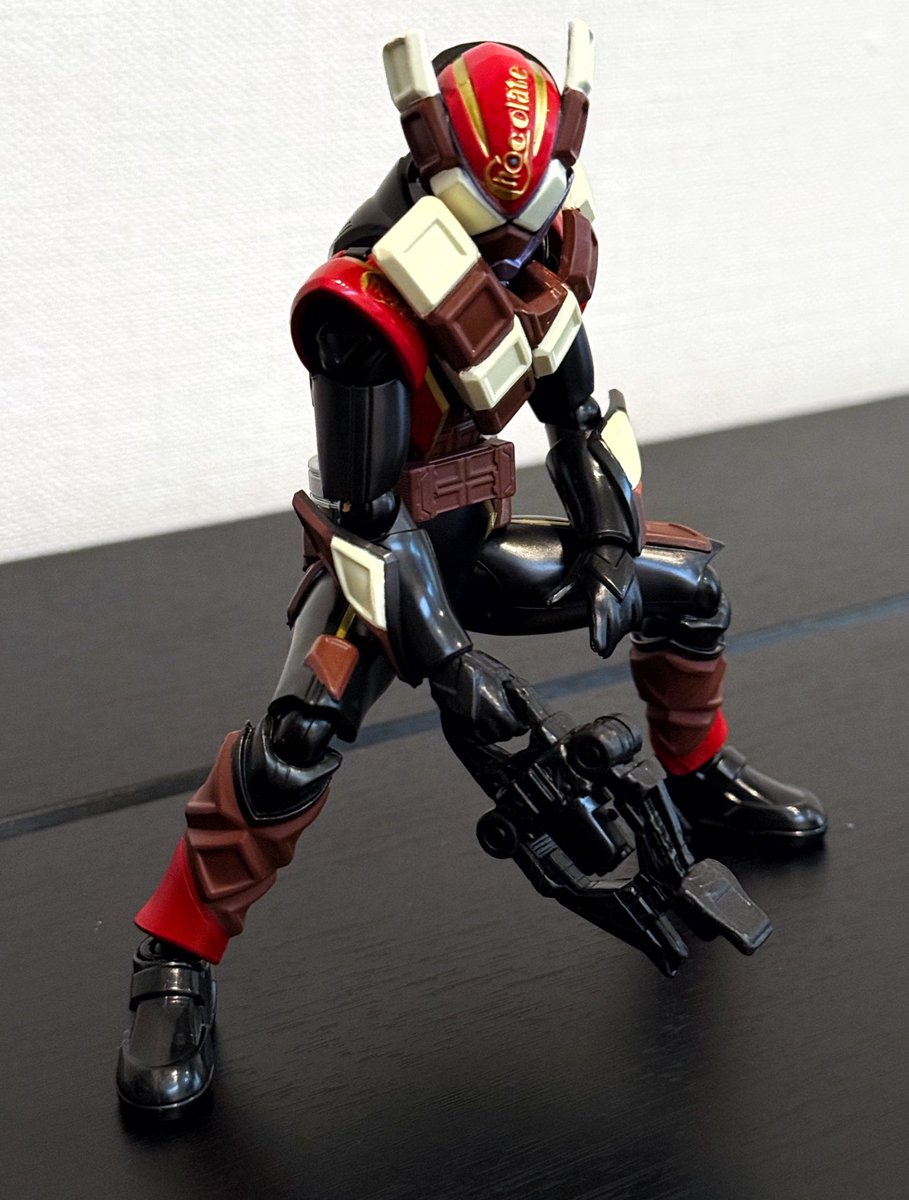 zrs0023's tweet photo. ヴァレンずーっといじっちゃう。まじでこの素体で他のライダーも出して。 https://t.co/Ee7NhdKpDV