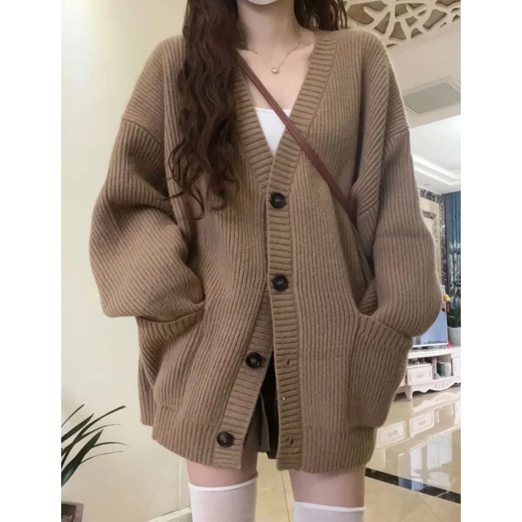 shop2975's tweet photo. 🧥เสื้อสเวตเตอร์แขนยาวคอวีสีเทาทรงหลวม 🍁สไตล์เกาหลี หนานุ่ม ใส่สบาย ❄️สำหรับหน้าหนาวนี้
พิกัดเสื้อ : https://t.co/7eASUccYHA

#เสื้อแขนยาว #สเวตเตอร์ #หลิงออม #JeffSatur #MissCosmo2024 https://t.co/vT7gsDUAYc