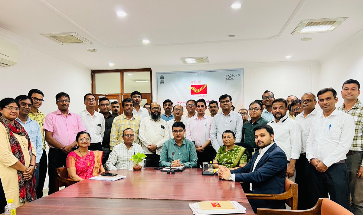 pmgnorthgujarat's tweet image. #Postmastergeneral Sh. Krishna kumar Yadav Chaired Divisional Heads &amp;amp; @IPPBOnline Manager Meeting to review the progress of #postalservices in HQ region at #Ahmedabad. Discussed status of #postaloperations and plans for activities during #NationalPostalWeek outlined.
#indiapost