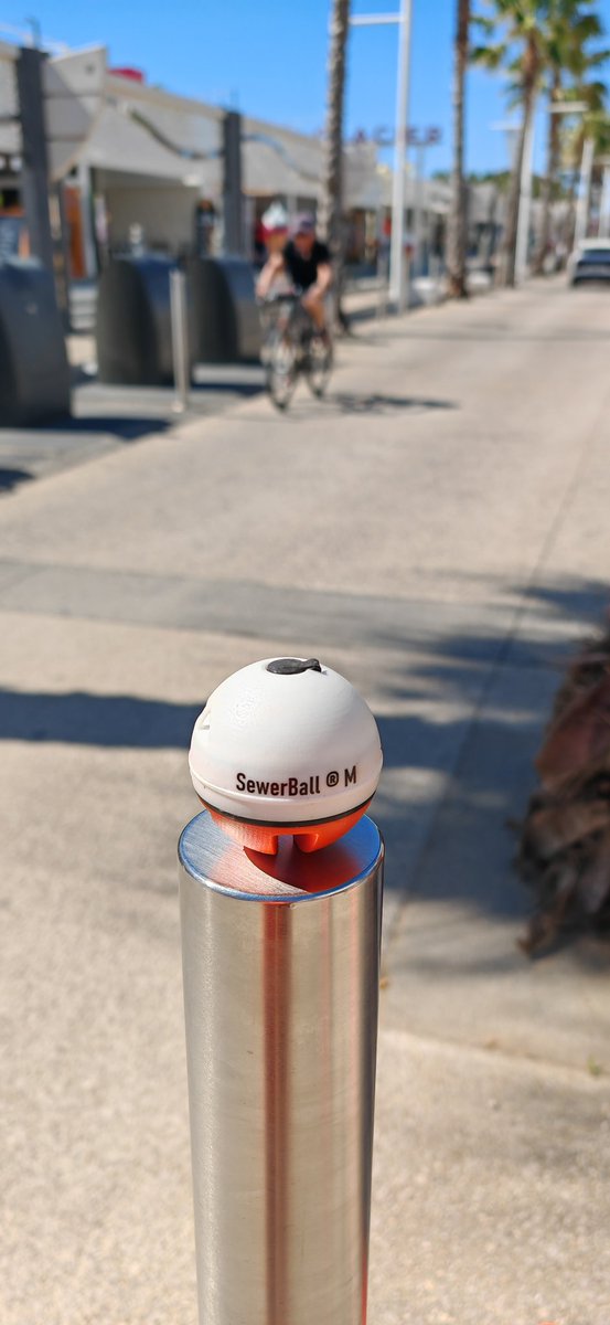 thau_maritima's tweet photo. Savez vous ce qu'est cette étrange balle ?? Un nouveau Pokemon 🤔

La réponse dans quelque jour 😉

@suez #creatingcyclesforlife #environnement https://t.co/DM0BFocUW0