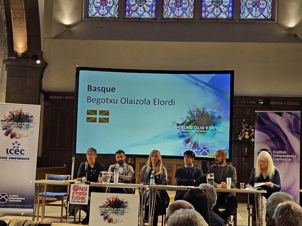 ehunduz's tweet image. Edinburgon @ScotConvention.ek antolatutako konferentzian #PlentziakoBidea.ren nondik norakoak ezagutu dituzte.