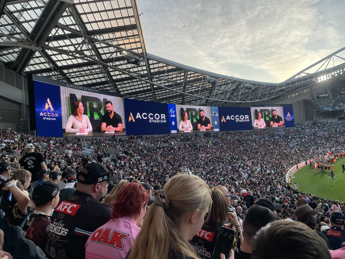 Didn’t recognise <a href="/Josh_Mansour/">Josh Mansour</a> with his shirt on

Great to see him kicking on and doing great things in media. Always a Panther #letsride #PantherPride