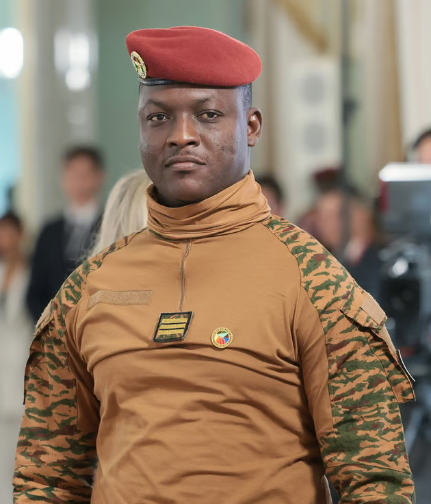 BattlementLK's tweet photo. ⚡️Burkina Faso announces decision to withdraw mining permits of foreign companies and mine its own Gold.

This comes at a time where more than 3 assassination attempts have been made against President Ibrahim Traoré within one year https://t.co/GUedYSxWEA