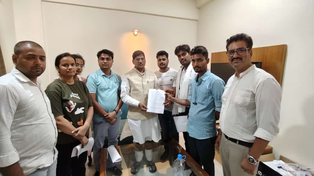 Anjalikhare1's tweet photo. EDUCATION MINISTRY, ACT NOW!
Address NIOS DElEd diploma validation concerns!
#FixNIOS_DELED https://t.co/oF37qxOv1W
