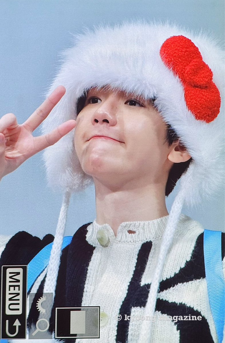 kyoongmaz56's tweet photo. 241006 Whoop Osaka 오늘도 카와이 배��짱'ㅅ'💛❤️
#백현 #BAEKHYUN @B_hundred_Hyun https://t.co/ykPnKKzbjI