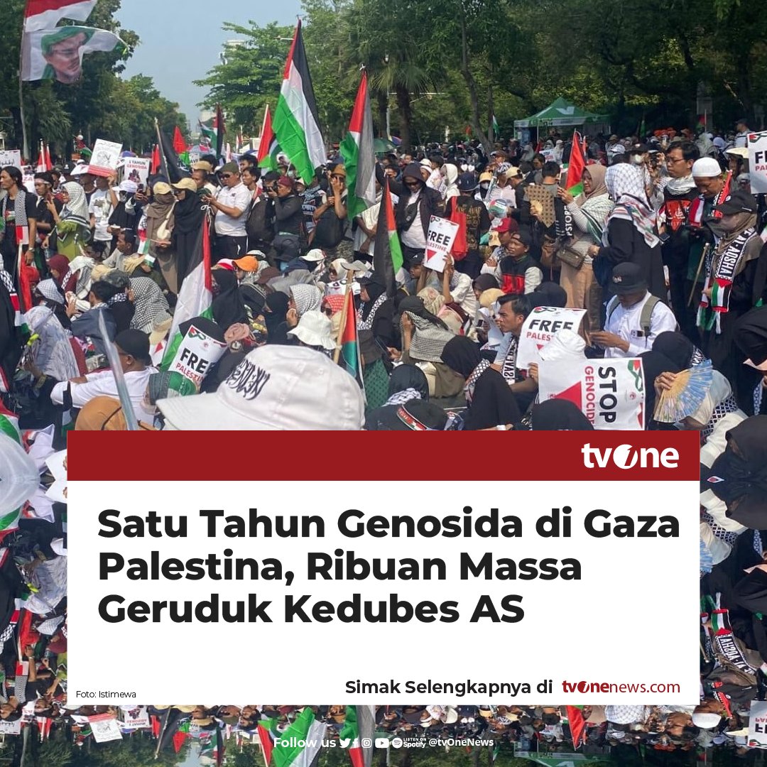 Ribuan massa yang tergabung dalam Aliansi Rakyat Indonesia Bela Palestina (ARI-BP) melakukan aksi damai 'Untukmu Palestina Merdeka' di depan gedung Kedutaan Besar Amerika Serikat, Jalan Medan Merdeka Selatan, Jakarta Pusat, Minggu (6/10). Aksi itu digelar untuk memperingati satu
