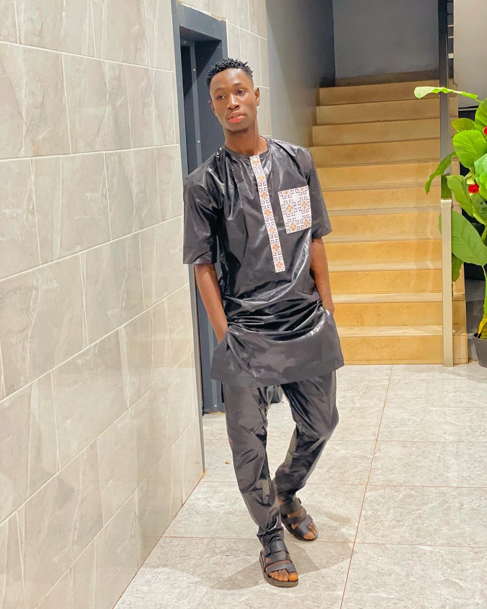 0laa_fe's tweet image. #ineeddat