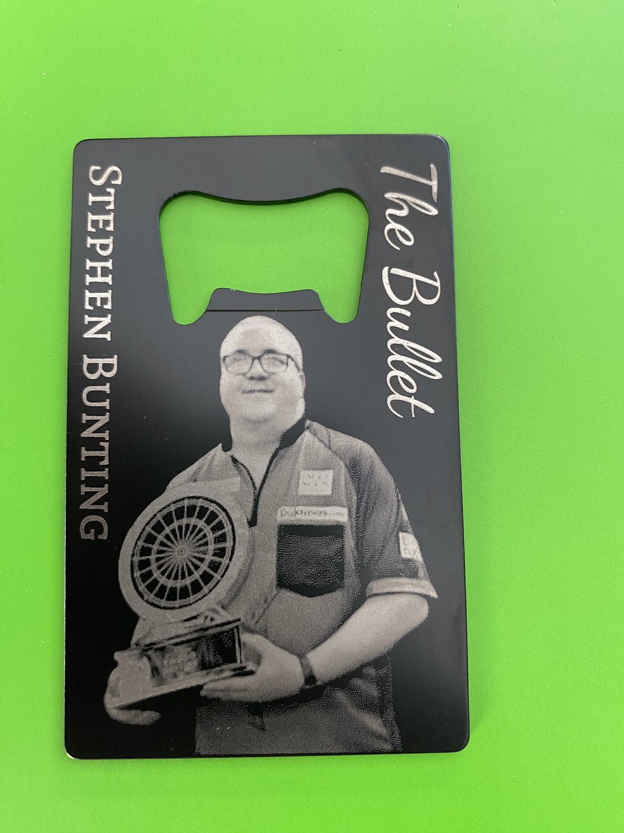 HLpunter's tweet photo. Between Some orders yesterday I took Some time to make my own credit card beer bottle opener with my favourite player @sbunting180 (not for commercial uses) just want to open my next beers in style 💥🎯💥🎯 https://t.co/OjGCMvNRFU