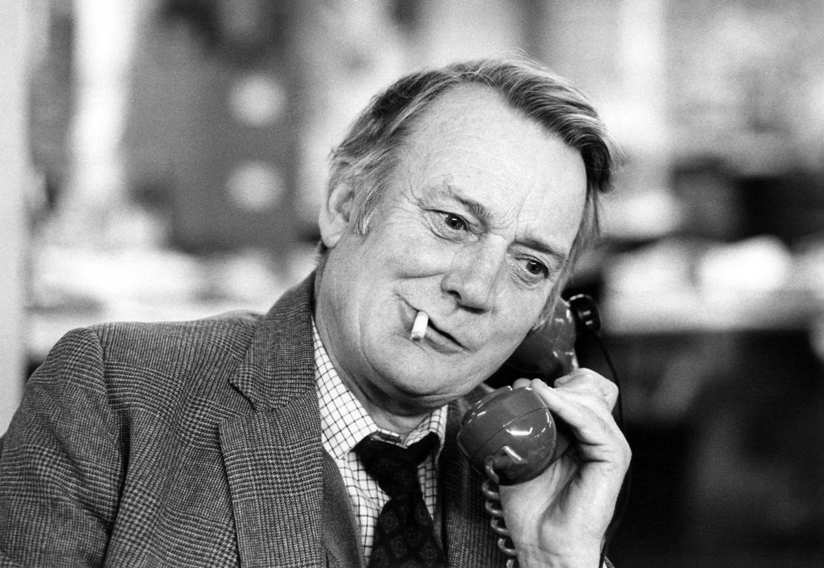 Remembering Denholm Elliott who died #onthisday in 1992 - a man who left no scene unstolen.

He's someone I've always had a lot of affection for, not least because my mother's father spent four years in a POW camp with the great man... /1 #denholmelliott