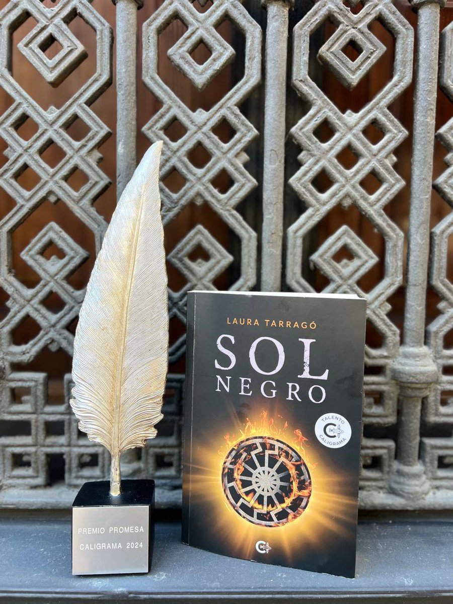 HelleEspensen's tweet photo. Estoy muy felíz y orgullosa de mi fantástica amiga, @laura.tarrago.encinar - cuya novela, Sol Negro, acaba de recibir un premio muy merecido 🥇🥂💃🏾
¡Enhorabuena, compañera!

#autoresapoyandoautores #objetivoslibros #solnegro 🤠 #wildandfree https://t.co/33feQlviZA