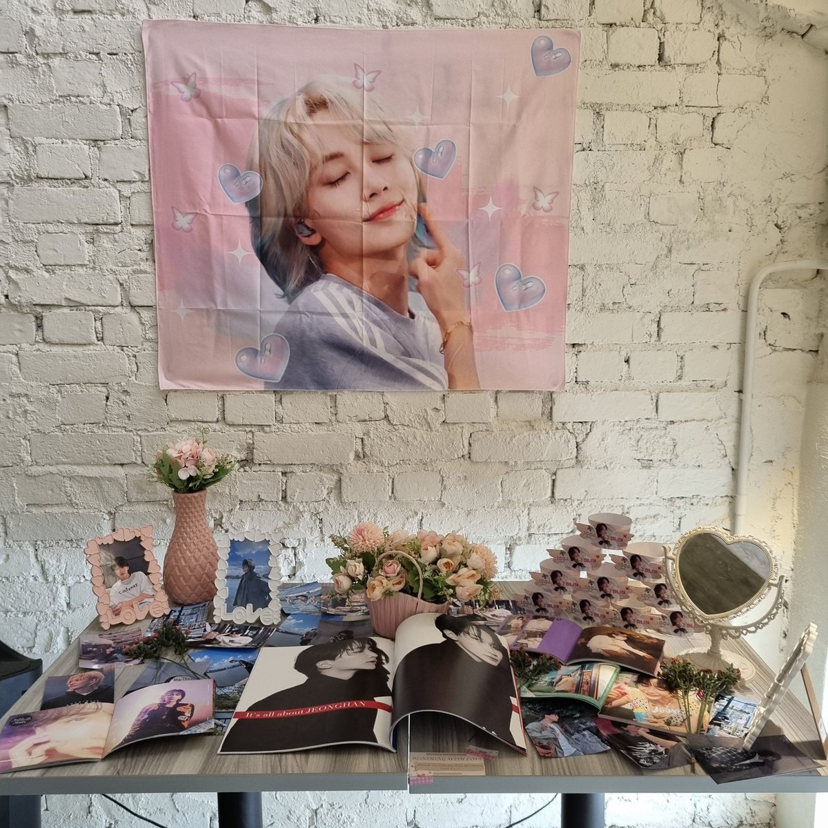 hyungkism's tweet image. today at #YJH_BLOOMINGWITHLOVE !!!!