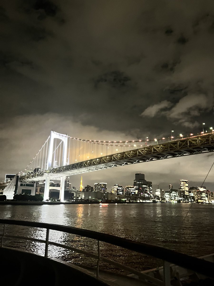 夜景キレイだったなぁ🌃🛳️🍽️ https://t.co/2O4CEz1hTD