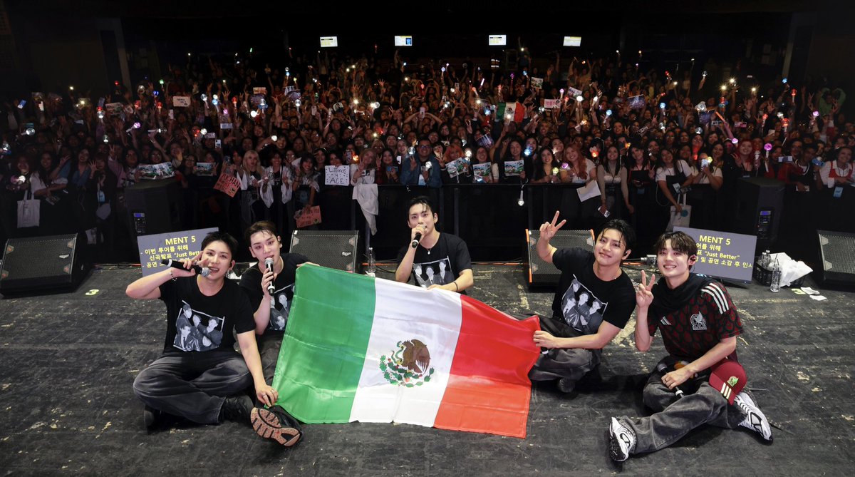 official_ACE7's tweet photo. [📸]

241003 
A.C.E 2024 LATAM AND EUROPE TOUR in MEXICO CITY

See u again! Gracias❤

#ACE #에이스
#ACE_LATAM_AND_EUROPE_TOUR
#REWIND_US
#ACEinMEXICOCITY https://t.co/zq1bZN7Xx3