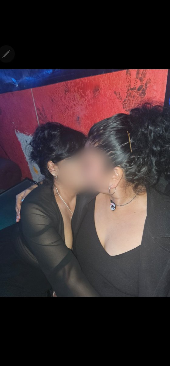 gplatag's tweet photo. DIVIRTIENDOME CON MIS AMIGUITAS
SON UNAS MADURITAS IRRESISTIBLES
LA DE LA DERECHA UN BOMBA SEXUAL https://t.co/RbIki1TbnQ