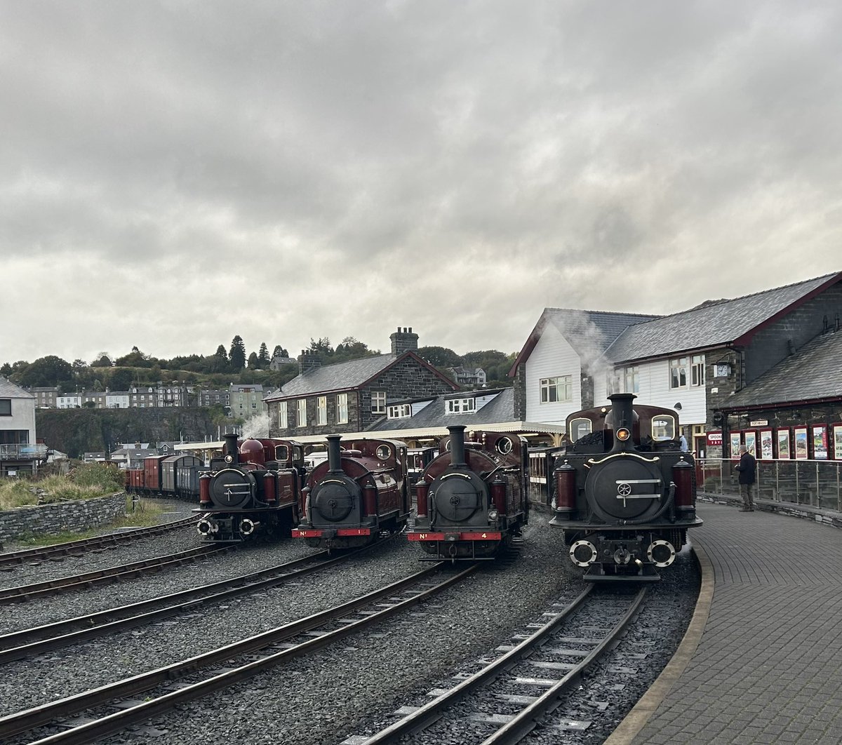 Sunday morning line up at Porthmadog