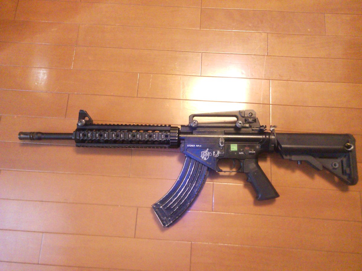 ueyama502's tweet photo. 2月に作動不良に陥ったBOLT製のSR47が修理完了で戻って来ました。
DAS並にリコイルが楽しめる一丁です。
M4っぽい外観にする為にM4キャリハンを装着しました。
勿論大好物のマスターキーとして運用します。
#サバゲー
#BOLT
#SR47
#マスターキー
#アンダーバレルショットガン https://t.co/nYE4UGiO04