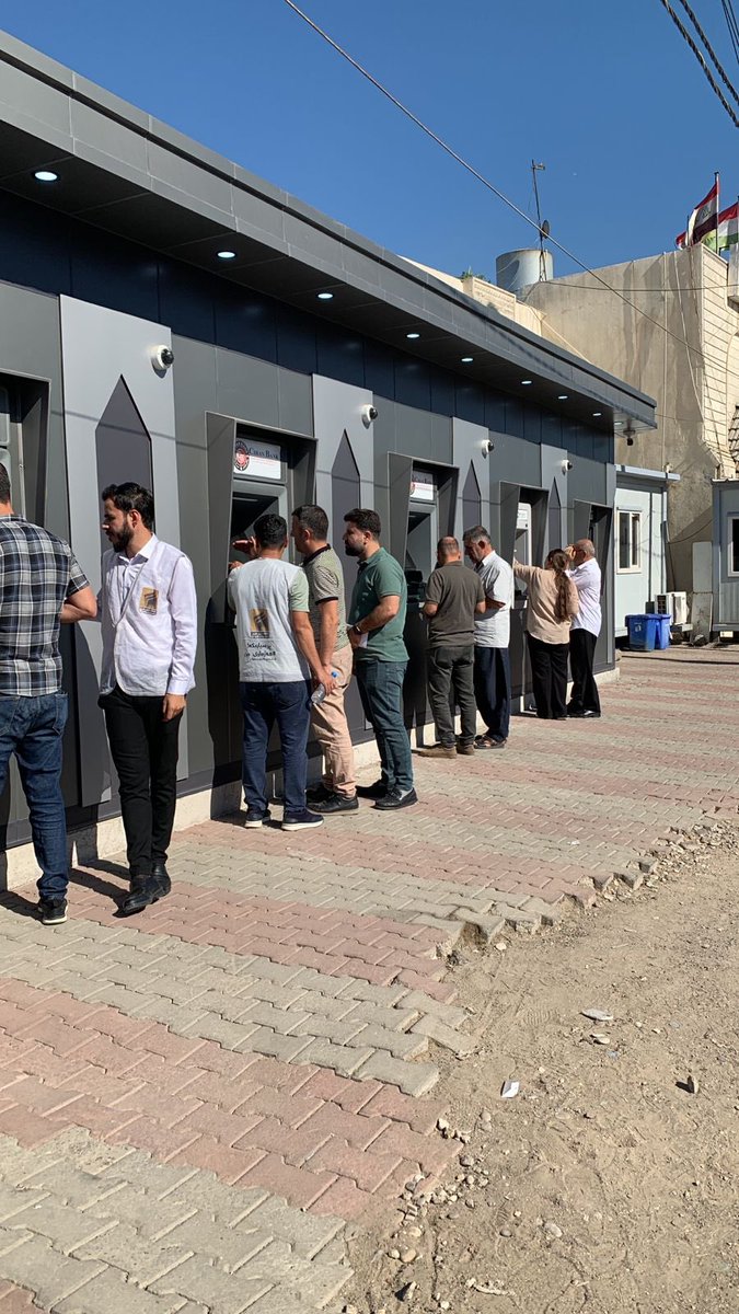 Lawand_adae's tweet photo. “Our dedicated #My_account  staff are working tirelessly from early morning, assisting and guiding government employees with their salary withdrawals. 

Proud to support and make the process easier for all! 

#my_account https://t.co/dFogZX3RHn