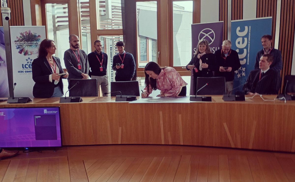 begotxuo's tweet image. Atzo 🏴󠁧󠁢󠁳󠁣󠁴󠁿 Parlamentuan milioika europarren independentzia, subiranotasuna eta demokraziaren aldeko borrokarekin dugun konpromisoa berretsi genuen.
#GureEtorkizunenJabe
#OwningOurFutures
@ScotConvention 
@ICECintl
@naziogintza