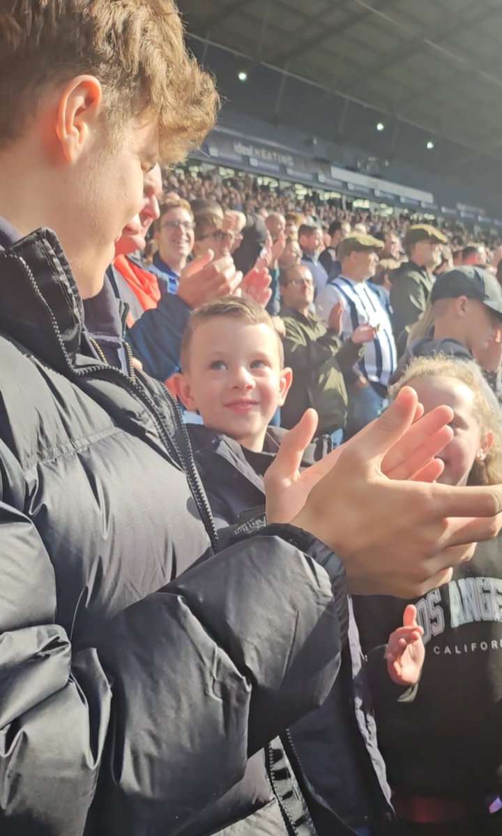 My villa boy asked to come to see the baggies!! Haha ❤️❤️