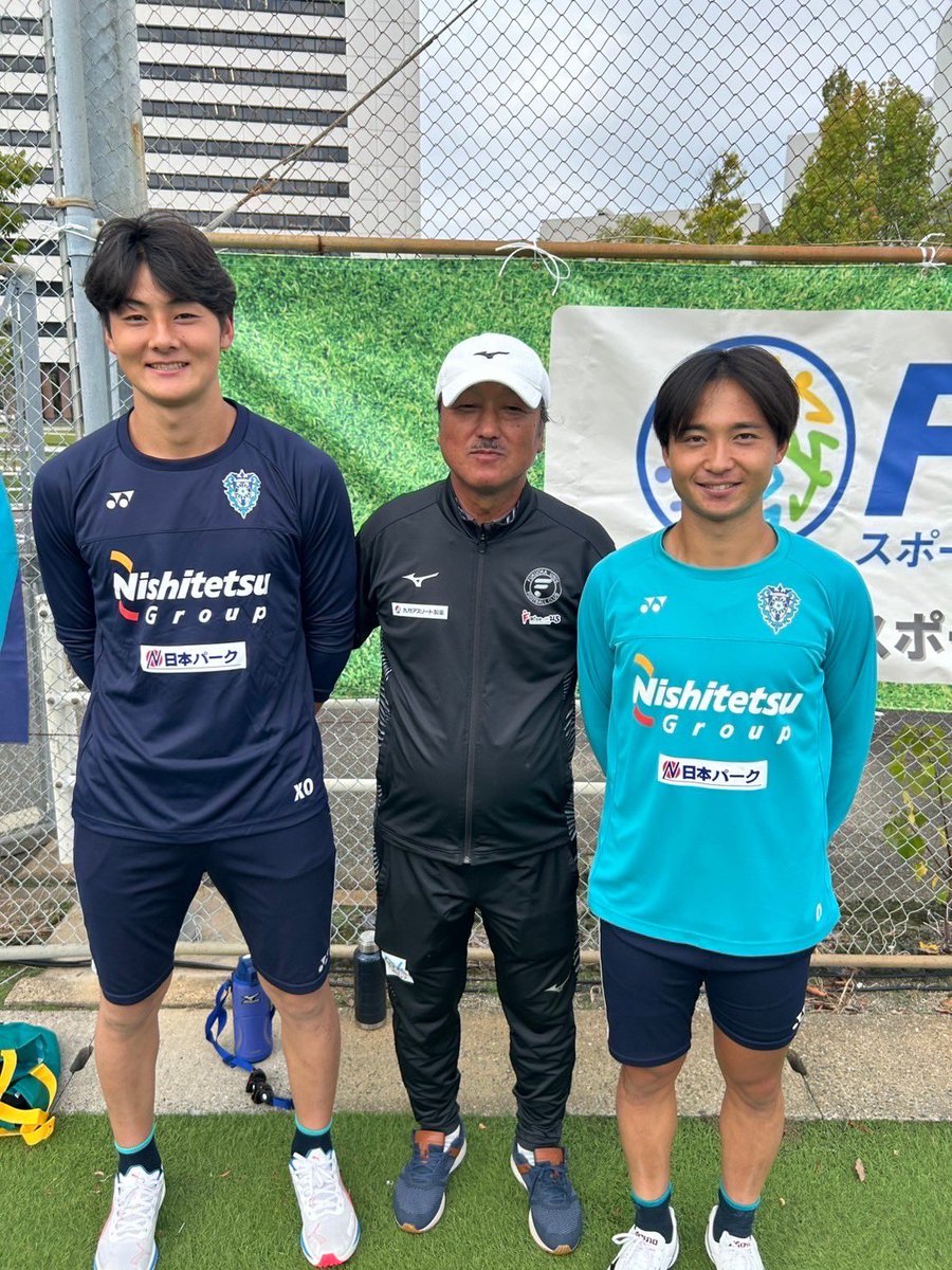 福岡大学 サッカー部 ピステ 上下 ちいさく Lサイズ 福岡大学 サッカー部 ピステ 上下 ちいさく Lサイズ
