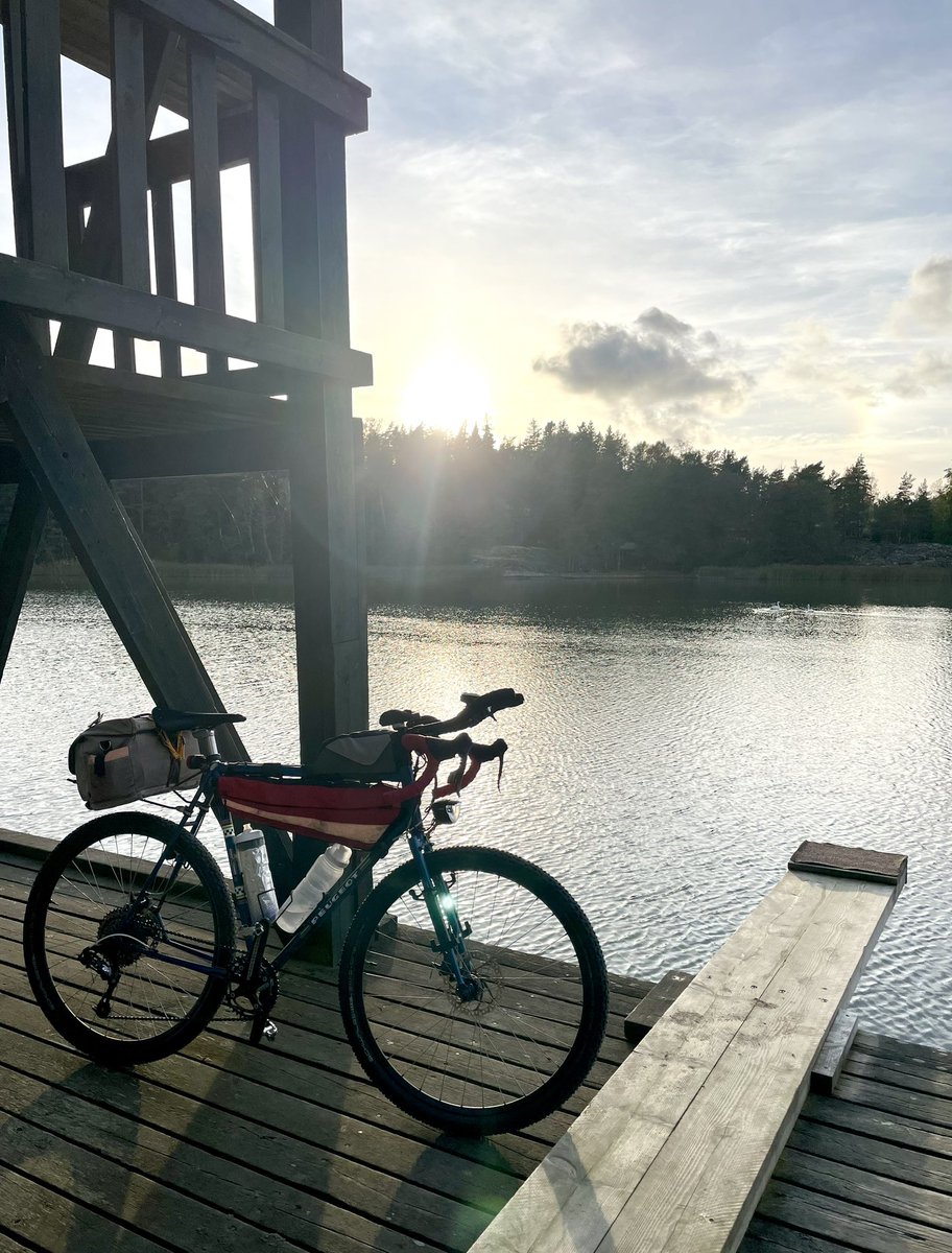 mikko_n's tweet photo. Lauantaina oli ihan just hyvä.
#gravel #peugeot #pyöräily https://t.co/z8btMDUft5