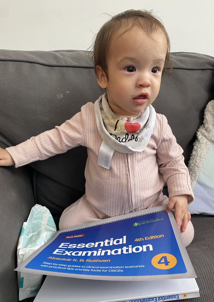 SammerTang's tweet image. Thank you @CoP_PrimUrgCare Emily has approved this book that I got from #PCPC24 🥰 #StartThemEarly #AdvancedPractice 🩺
