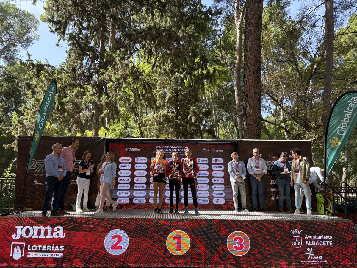Podio Medio Maratón 🚺 #CEruta

🥇Kaoutar Boulaid ⏱️ 1:10.44
🥈<a href="/Carlita_g7/">Carla Gallardo</a> ⏱️ 1:12.41
🥉<a href="/LauraPriego15/">Laura Priego</a> ⏱️ 1:15.10

📊 bit.ly/3YdzSWY

🥳🥳🥳