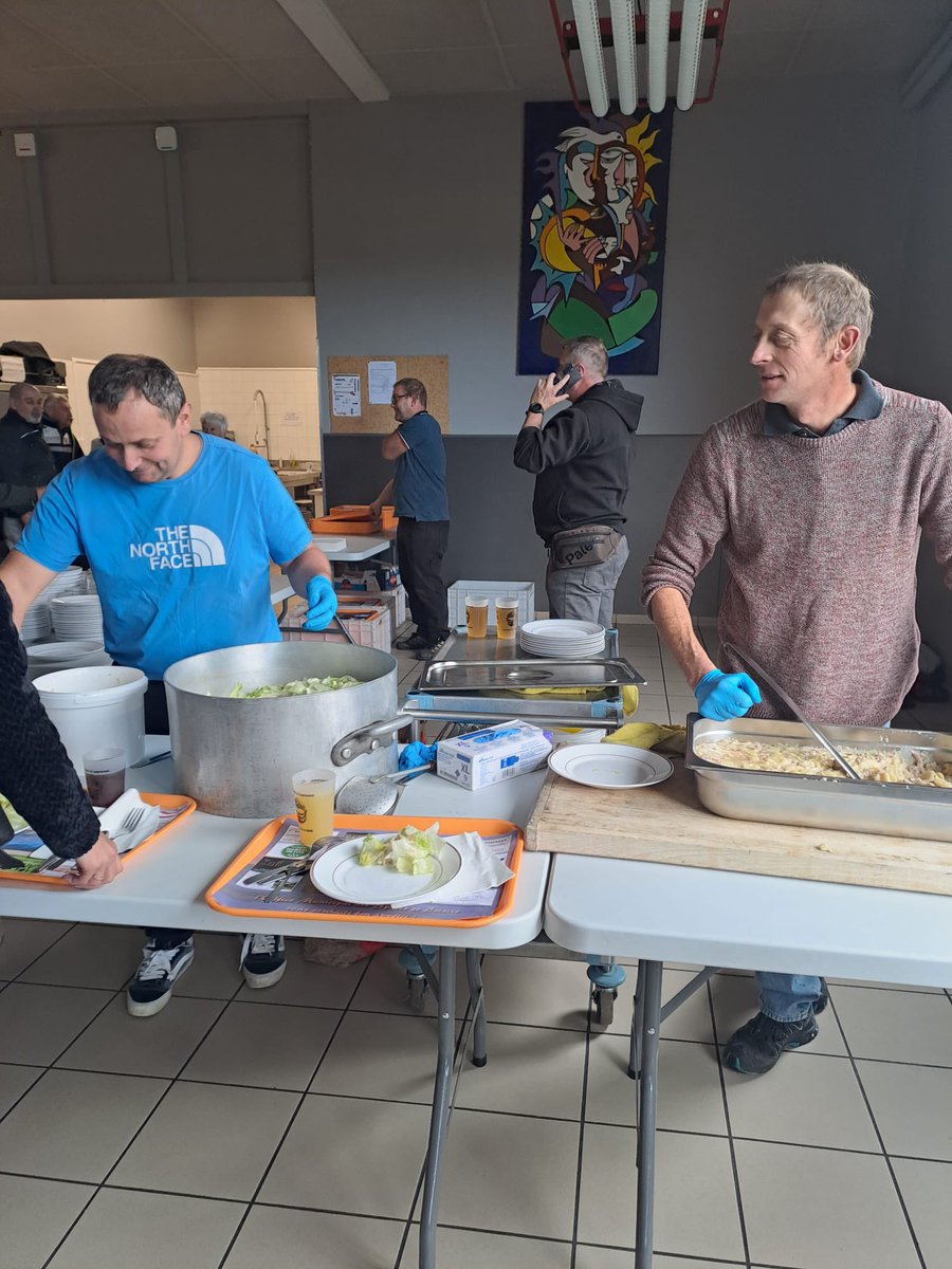 UDSP 39 (@udsp_39) on Twitter photo #VieAssociative ☀️🚒 🥘 | l’amicale des «<a href="/PompiersFR/">Pompiers de France</a> de Longchaumois organise une Morbiflette. Visite de notre secrétaire générale UDSP 39 ! <a href="/guyon_j/">GUYON Jérôme</a> <a href="/ClmentComte1/">Clément Comte</a> <a href="/RICHARD_Sy25/">RICHARD Sylvain</a> <a href="/SDIS39/">SDIS du Jura</a> <a href="/phuguenet/">Philippe Huguenet</a> <a href="/TissotJulien39/">Tissot Julien</a> <a href="/Hugogrdt1/">Hugo Girardet</a> <a href="/HalgrainAntoine/">Halgrain Antoine</a> #VieAssociative ☀️🚒 🥘 | l’amicale des «<a href="/PompiersFR/">Pompiers de France</a> de Longchaumois organise une Morbiflette. Visite de notre secrétaire générale UDSP 39 ! <a href="/guyon_j/">GUYON Jérôme</a> <a href="/ClmentComte1/">Clément Comte</a> <a href="/RICHARD_Sy25/">RICHARD Sylvain</a> <a href="/SDIS39/">SDIS du Jura</a> <a href="/phuguenet/">Philippe Huguenet</a> <a href="/TissotJulien39/">Tissot Julien</a> <a href="/Hugogrdt1/">Hugo Girardet</a> <a href="/HalgrainAntoine/">Halgrain Antoine</a>