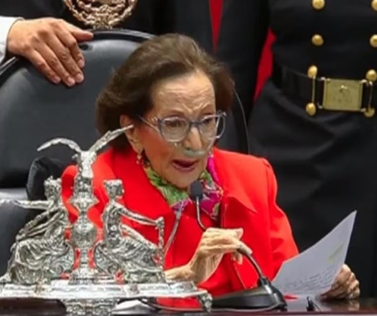 ColibriColibrii's tweet photo. #TristeNoticia Fallece Ifigenia Martinez, una mujer extraordinaria que para su epoca fue muy revolucionaria, mi mas sentido pesame a familiares y amigos que descance en paz y que Dios le conceda el descanso eterno #OficialmenteColibri https://t.co/iD9EMsjLqw