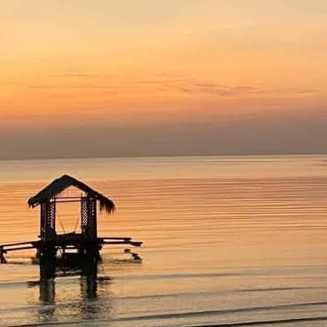 CupsnPages's tweet photo. Beach is the best healing place. 🌊🏖  #beach #ocean #oceanlover #evening #eveningsky #healing #relaxing https://t.co/XCMnTjqGF7