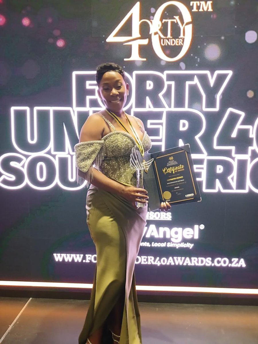 Abramjee's tweet photo. SAPS’ FIRST FEMALE CHIEF HELICOTOR PILOT IN THE FREE STATE FLYS SAPS FLAG HIGH AT FORTY UNDER 40 AWARDS

@SAPoliceService 

The National Commissioner of SAPS, General Fannie Masemola congratulates Lieutenant Colonel Kgothatso Khunou for walking away as the overall winner in the aviation category at the Forty under 40 Awards. 

Khunou is the first female chief helicopter pilot attached to the SAPS Airwing in the Free State and one of 17 female pilots nationwide.

The awards which are held to honour and celebrate young achievers under the age of 40 from various industries took place last night at the Raddison Blu Hotel in Kempton Park. 

The Minister of Women, Youth and Persons with Disabilities, Ms Sindisiwe Chikunga delivered the keynote address at this prestigious event. 

Khunou was nominated together with Captain Zeldah Ntuli who is a fixed-wing pilot attached to the SAPS Airwing based at Wonderboom Airport. 

Khunou hails from the ‘dusty streets of Rustenburg’, as she fondly describes her humble upbringing as a ‘village girl’. She says a career in aviation found her and not the other way around. As a teenager, Khunou kindled a dream of following a career in science. 

Khunou has a commercial pilot licence and also holds a National Diploma in Biotechnology. Having a fear of flying, Khunou courageously jumped at the opportunity to overcome this fear when she was offered a scholarship to qualify as a commercial helicopter pilot.

This ultimately led her to join the SAPS in 2014 as a junior pilot at the rank of warrant officer. Khunou is currently in her final year of obtaining a Diploma in Management (Aviation). 

On a daily basis, Khunou’s duties include attending to day to day operations by providing air support to ground units searching for suspects, dangerous criminals and assisting with search and rescue missions.

"We are immensely proud of both our pilots who were nominated in the aviation category for the Forty under 40 awards. This is an example of the pockets of excellence that exists in the SAPS,” said General Masemola. 

•Don’t miss #CrimeWatch today on @eNCA and @etv when we focus on the use of helicopters to fight crime.

We speak to Nat Commissioner, General Fannie Masemola also.