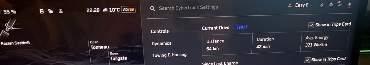 První dojmy z jízdy Cybertruckem po Evropě.

Tento víkend jsem měl velmi zajímavou možnost. Zaskakoval jsem kamaráda a jel jsem na trackday zaměřený na elektrická auta, přičemž jsem jel prvním registrovaným Cybertruckem v ČR. Konečně jsem tak dostal možnost se s Cybertruckem